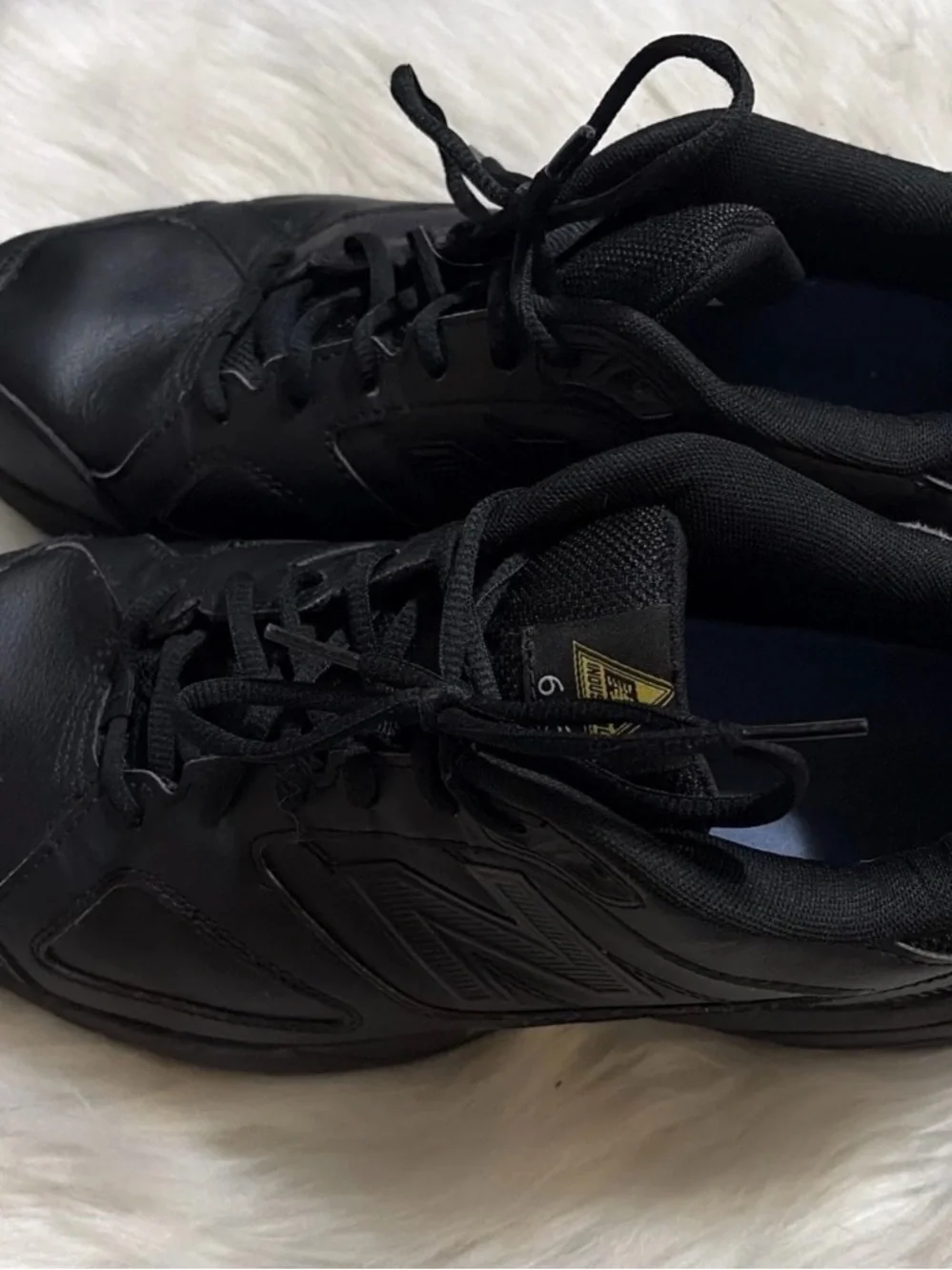 New Balance Black Athletic Lace-Up shoes  men’s US 13. Excellent condition